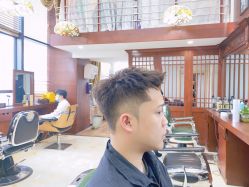 -尼特斯男士发型馆
