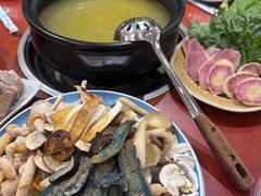 -菌之家·专业纯野生菌火锅·特色炒菌