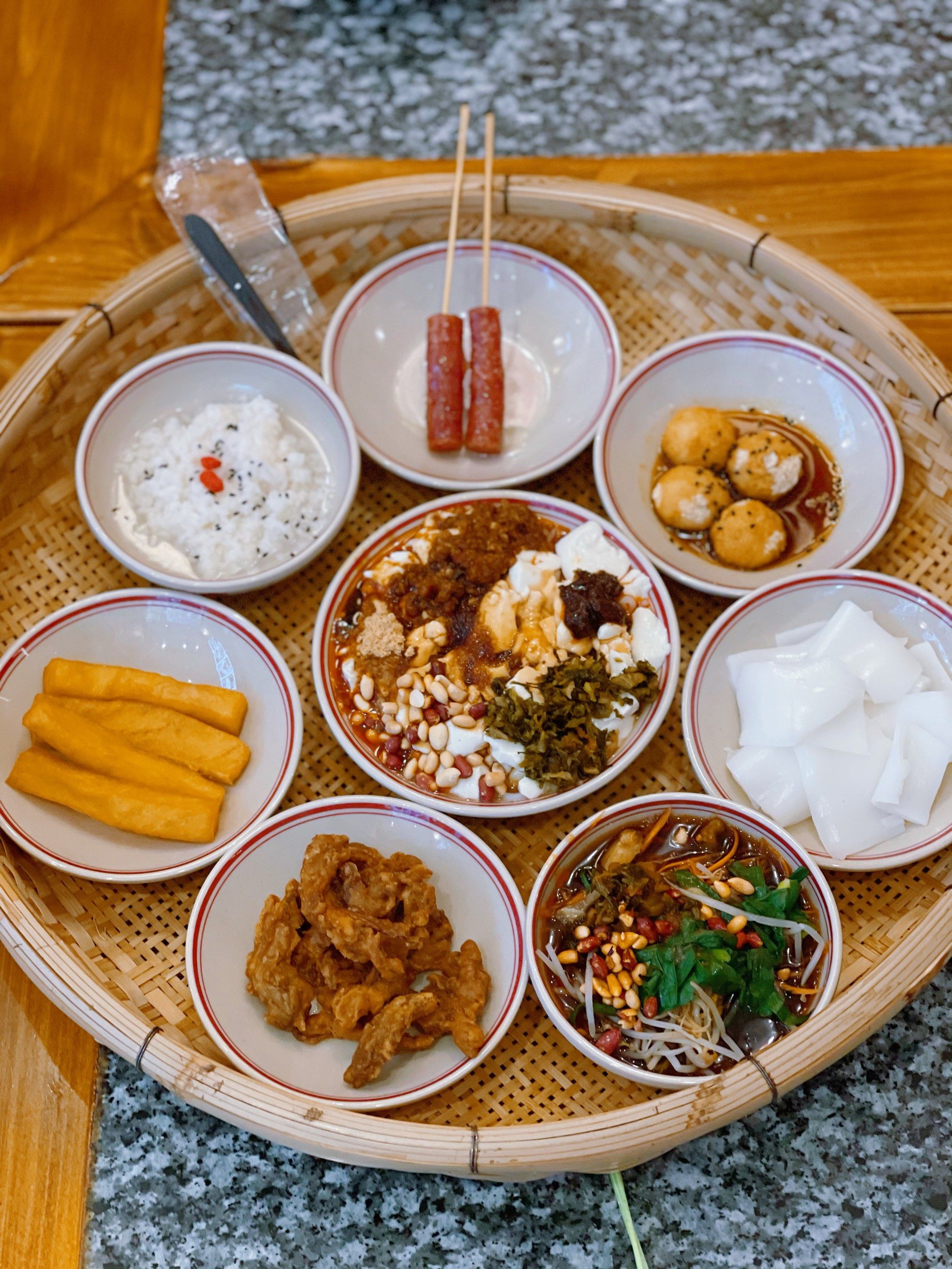 99昆明官渡古镇小吃便宜哭了