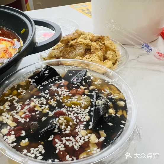 幸福时光·成都正宗地道冒烤鸭·川蜀美食(公园路店)