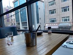 靠窗位-LYFATTI 莱芙缇(赣水路店)