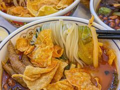 -弘束束柳州深巷螺蛳粉(珠江路店)