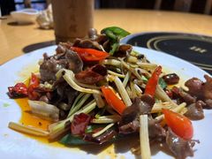 -大众跷脚牛肉馆·非遗传承单位(峨眉山店)