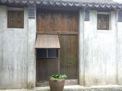-田园东方蜜桃村的田野营地