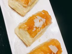 榴莲酥-高第街56号港式餐厅·精选(世茂广场宽厚里大明湖店)