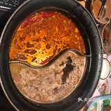 这家店是在这个商场新开的。孩子正好在这有课