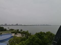 -上海滴水湖皇冠假日酒店