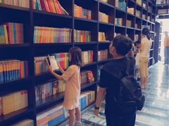 -钟书阁(松江泰晤士小镇店)