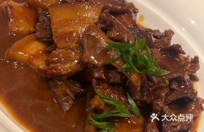 Braised Pork Belly with Young Pigeon