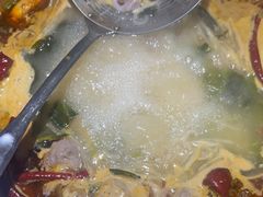 -洱火云南酸菜牛肉火锅(石景山当代商城店)