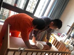 -爱的果实月嫂育婴师(世纪东方店)