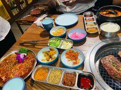 -明洞阿姨·韩式酱蟹烤肉·创意料理(三元桥店)