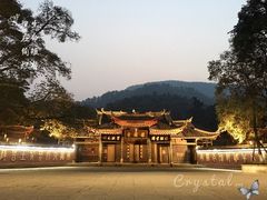 -峨眉山报国寺