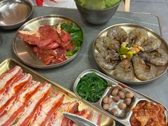 -围炉肉舍•炭烤活鳗•丹东海鲜烤肉(步行街店)