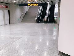 -上海游泳馆(地铁站)