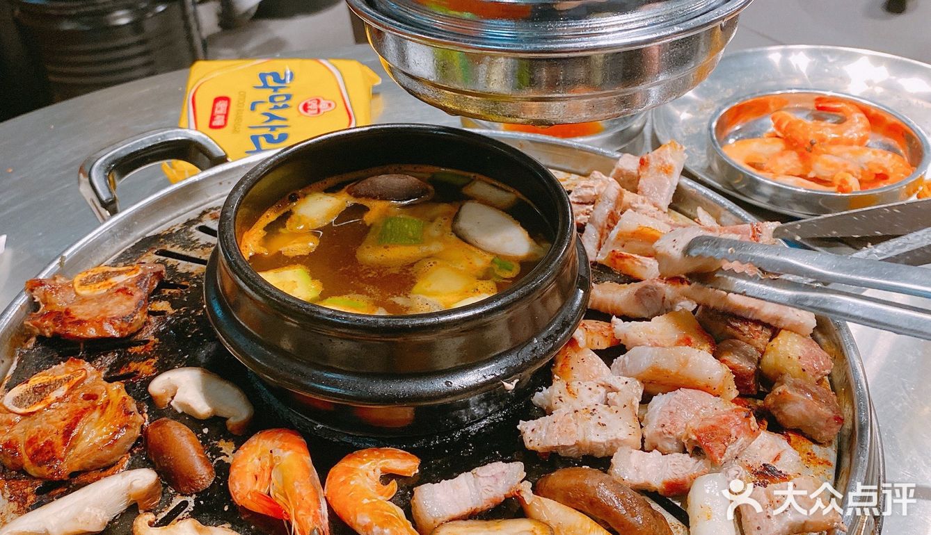 建设路自助烧烤，大口吃肉的感觉真爽～