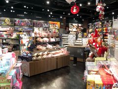 -酷乐潮玩(金桥国际店)