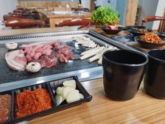 -小黑猪石板烤肉(美食街店)