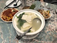 豌豆尖豆腐汤-浩海火烧云傣家菜(京广店)
