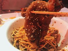 烤猪蹄-早酒肖汉老味拌面
