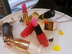 艳遇红唇-以前的小酒馆(中山广场店)