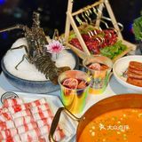 这家海鲜火锅餐厅 姐妹们给我冲！