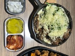 芝士铁板牛肉炸酱面-炒码先生·韩餐炸鸡披萨(西塔店)