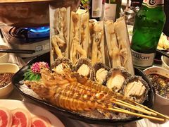 -鲜入围煮花胶鸡海鲜火锅