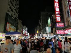 -六合夜市