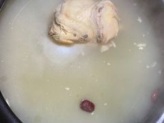 -果松木炭酸菜铜火锅·外婆参鸡汤