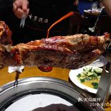 上海市长宁区水霞公园的对面，有一家船奇蒸汽海鲜
