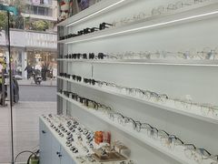 -一人多镜蔡司·依视路眼镜店(琉璃店)
