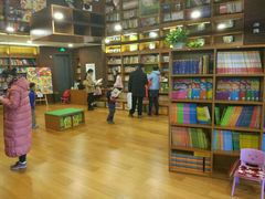 -外研书店(北京外国语大学西校区北外国际大厦店)