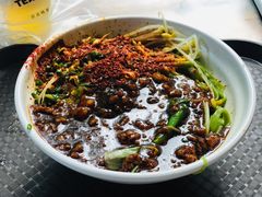 油泼炸酱菠菜面-老陈婆手工面庄