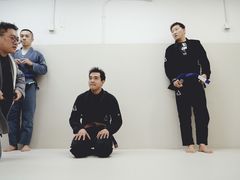 -菠萝格斗巴西柔术训练馆