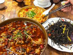 -乡土特色.冷锅鱼.牦牛肉汤锅