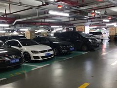 -龙湖天街-停车场