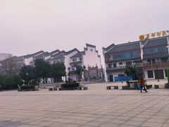 -巴陵广场