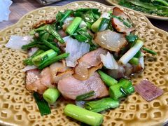 蒜苗腊肉-古城苗家土菜馆(河景餐厅店)
