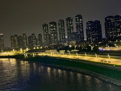 -南京眼步行桥