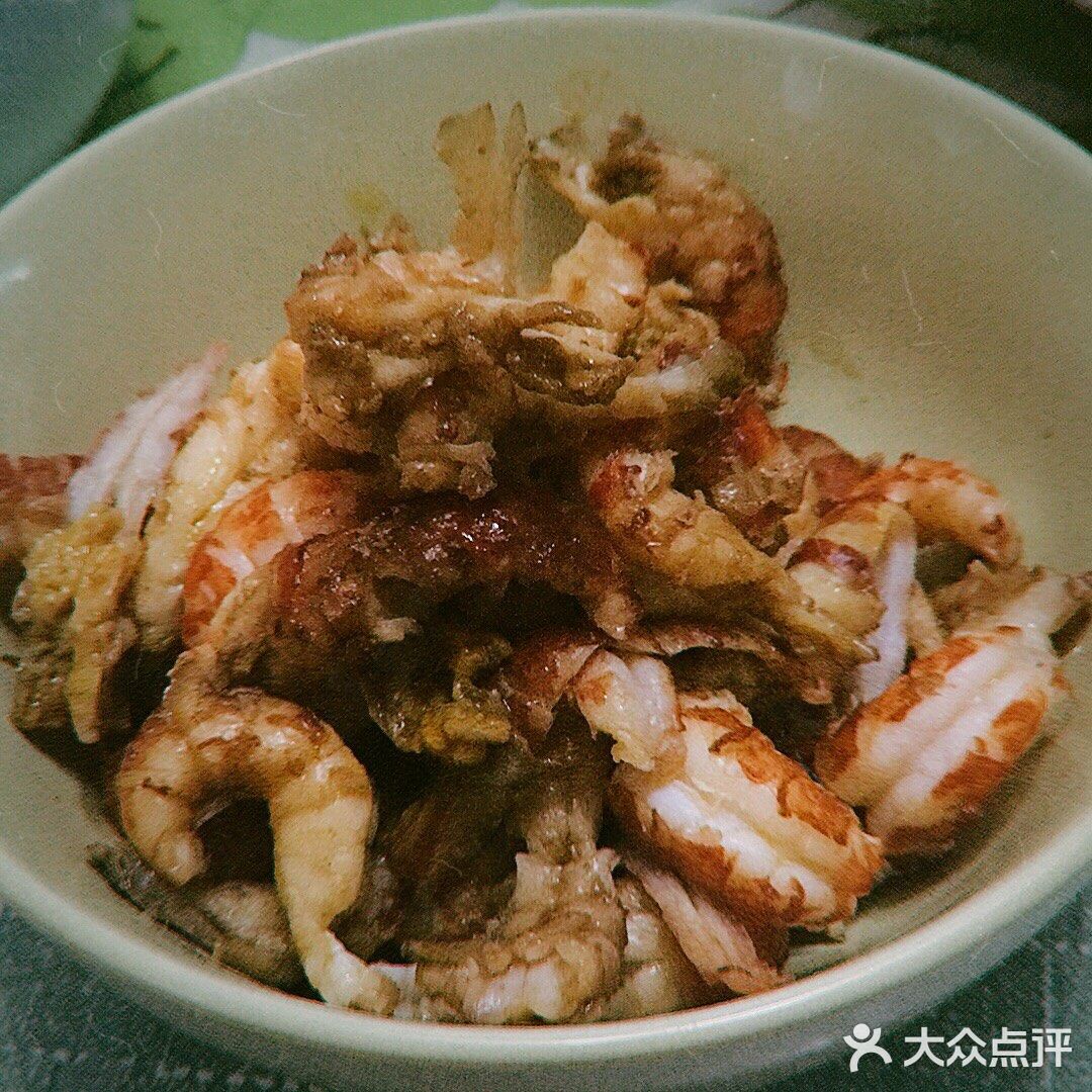 南京人吃龙虾🦞还是五香味的地道，小时候的口味。
