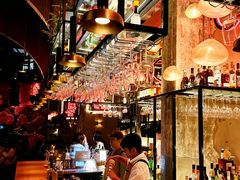 -FOUR PLAY BAR