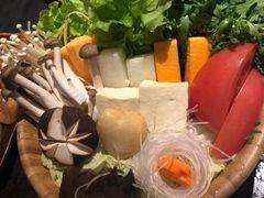 凑凑时蔬拼盘-湊湊火锅·茶憩(新中关购物中心店)