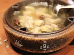 -老滇山寨•云南特色菜•地方菜•民族风情歌舞表演(金碧店)