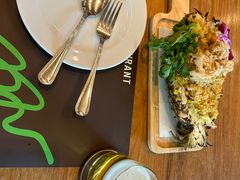 -Chom Cafe and Restaurant