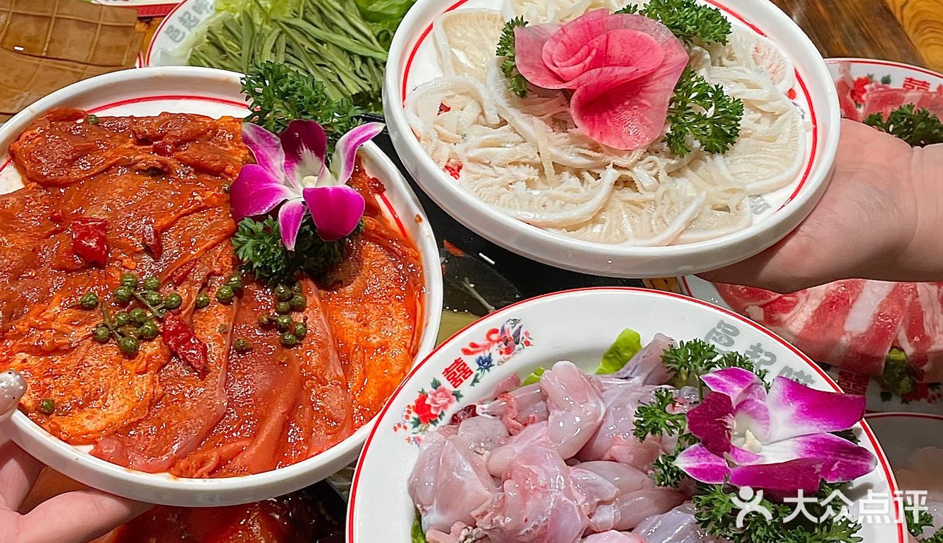 菜品新鲜好吃，鸭肠爽脆，牛肉嫩滑，脆鲷嫩滑鱼片！