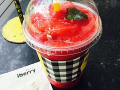 -莓园冰淇淋店