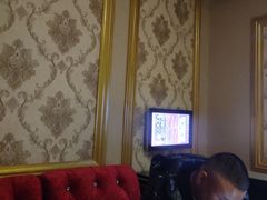 -音皇乐友汇量贩式KTV