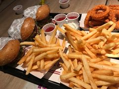 -The Habit Burger Grill 哈比特汉堡(复兴soho店)