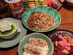 -包整·丝娃娃(一览甲秀楼风景店)